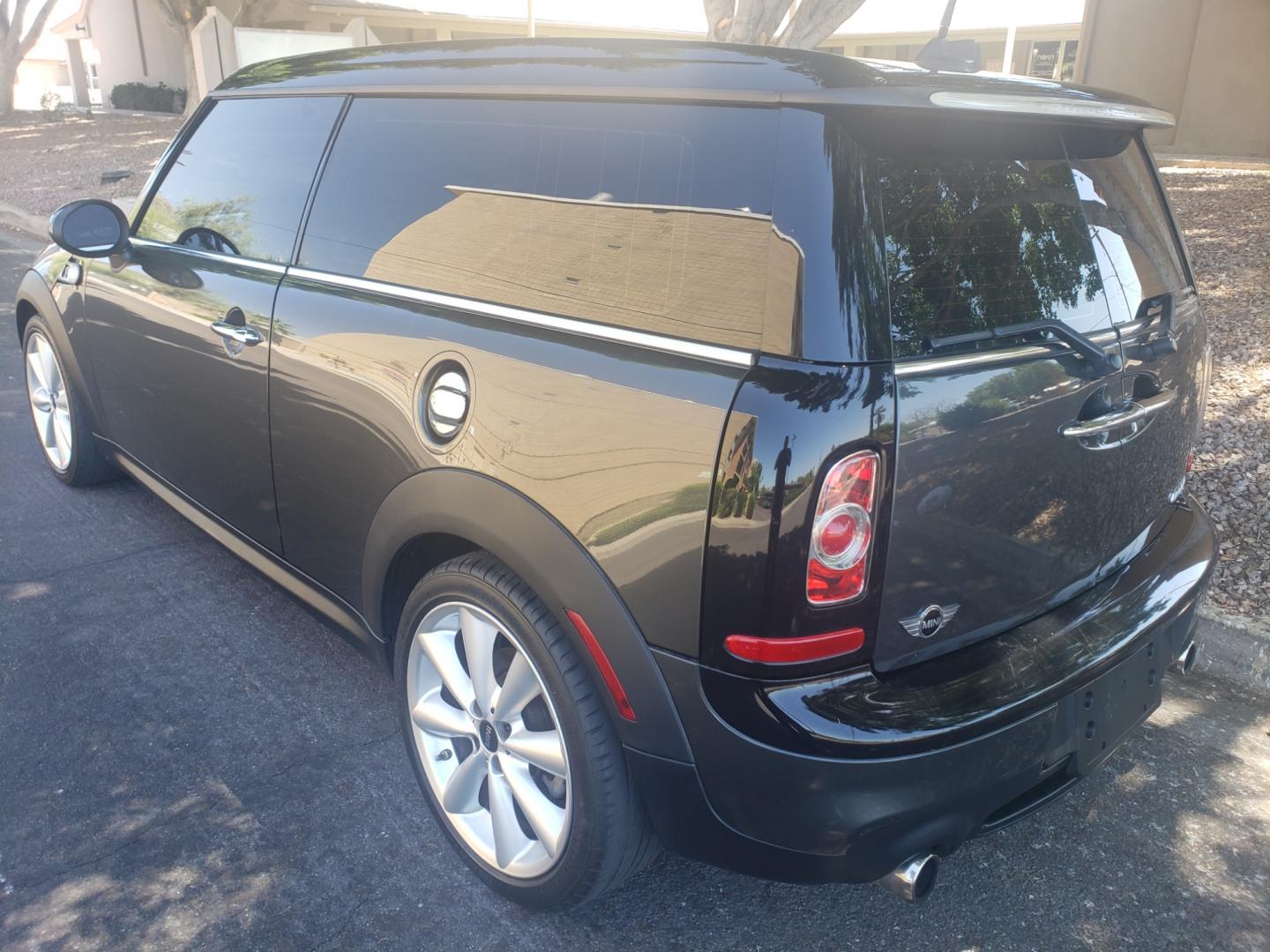 2014 /gray and black Mini Clubman s (WMWZG3C58ET) with an 1.6L L4 DOHC 16V engine, 4-Speed Automatic transmission, located at 323 E Dunlap Ave., Phoenix, AZ, 85020, (602) 331-9000, 33.567677, -112.069000 - 2014 MINI Cooper S,.......EXCELLENT CONDITION........A REAL MUST SEE.....ONLY 113K MILES,....Ice Clod AC...Stereo/CD Player, phone sync, Bluetooth, Gray and black interior with black leather seats in near perfect condition....Runs and Drives Excellent. passed emissions...... Call or text Jody 602-44 - Photo#6